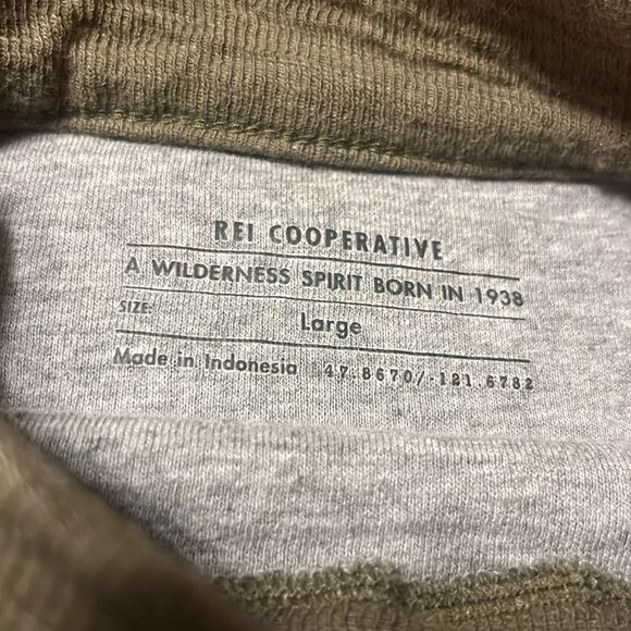 Women’s REI mock neck top - Picture 2 of 7